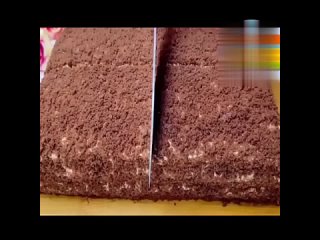 video by baking cakes and other pastries